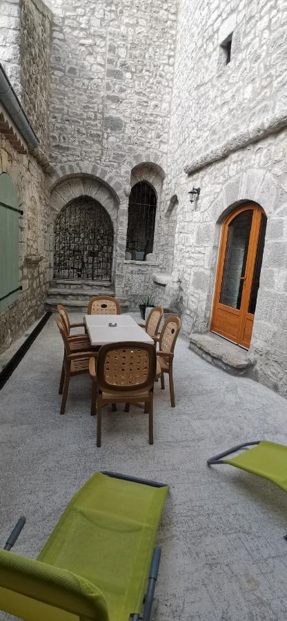 Maison Du Troubadour Балазук Екстериор снимка